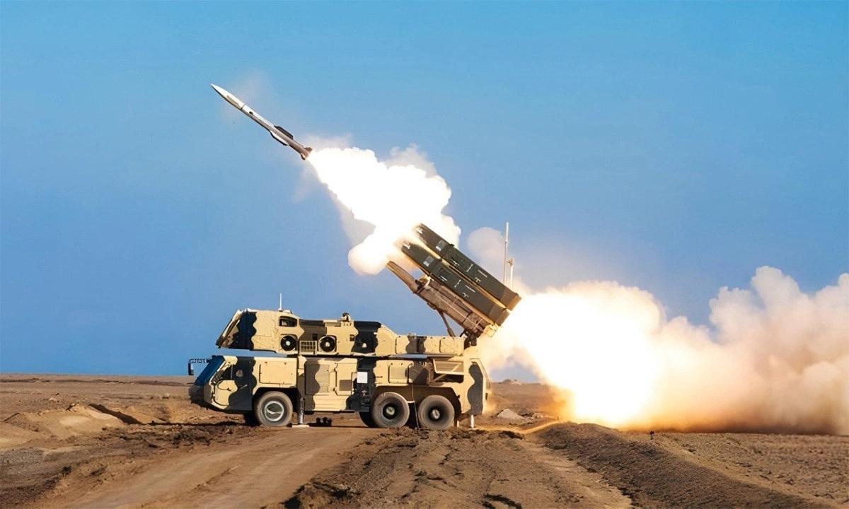 Iran tuyên bố bắn hạ máy bay thù địch trên vịnh Ba Tư
