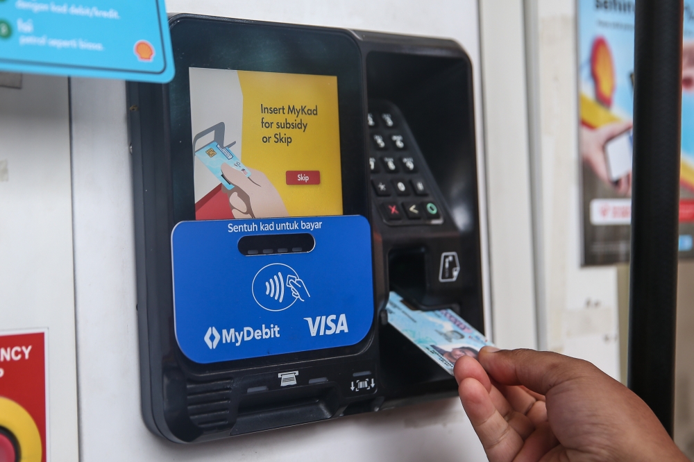 MyKad Theft: Finance Ministry Issues RM20k Fine, 3-Year Jail Warning