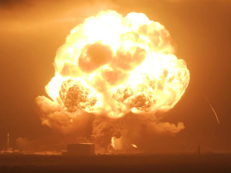 Blue Origin rocket explodes during test at Cape Canaveral