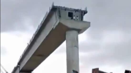 6 workers killed after part of under-construction bridge collapses in ...