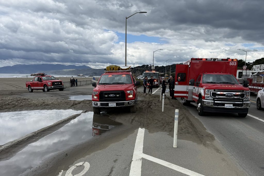 Man dies after being pulled unconscious from surf at Ocean Beach