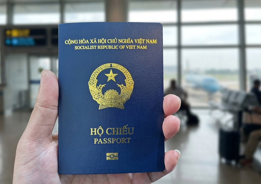Bộ Công an phản hồi việc hồ sơ hộ chiếu trực tuyến đang xử lý nhiều tháng