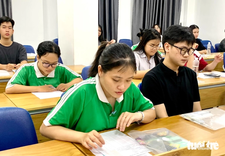 Đại học Quốc gia TP.HCM lên tiếng vụ nghi vấn đề thi đánh giá năng lực giống đề nước ngoài