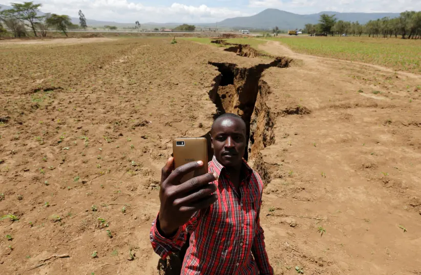 A massive rift is splitting Africa apart forming Earth's sixth ocean