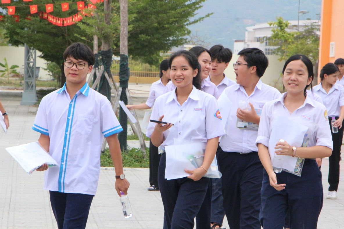 Khánh Hòa có 2 thí sinh bị đình chỉ trong ngày đầu thi lớp 10