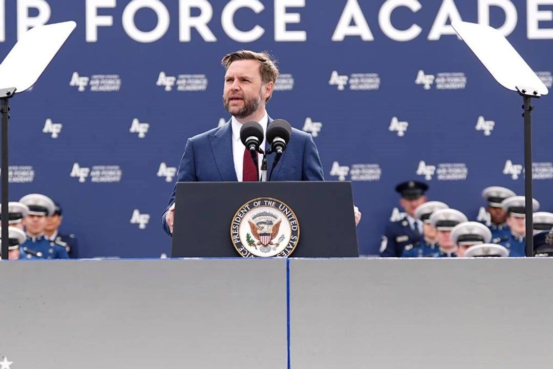 JD Vance loses it with graduates telling them 'you can't boo me!'