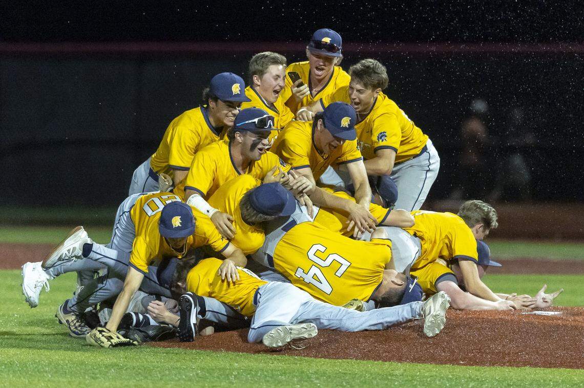 Sayre makes its breaks to repeat as 11th Region baseball champion