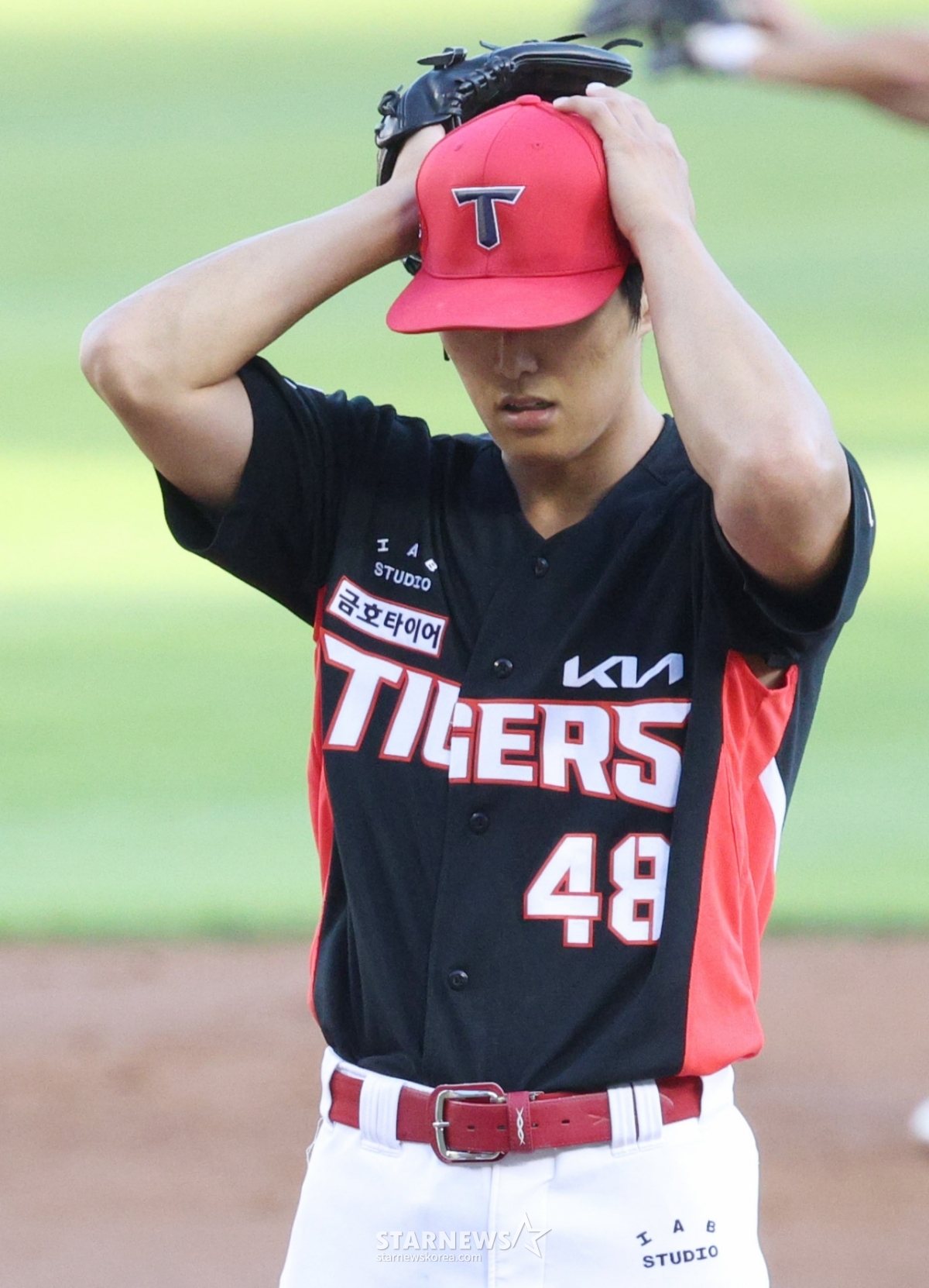 '절반 넘게 볼이었다' KIA 이의리, BBBB→2이닝 6실점... 10일 만에 1군 복귀 너무 일렀나 [잠실 현장]