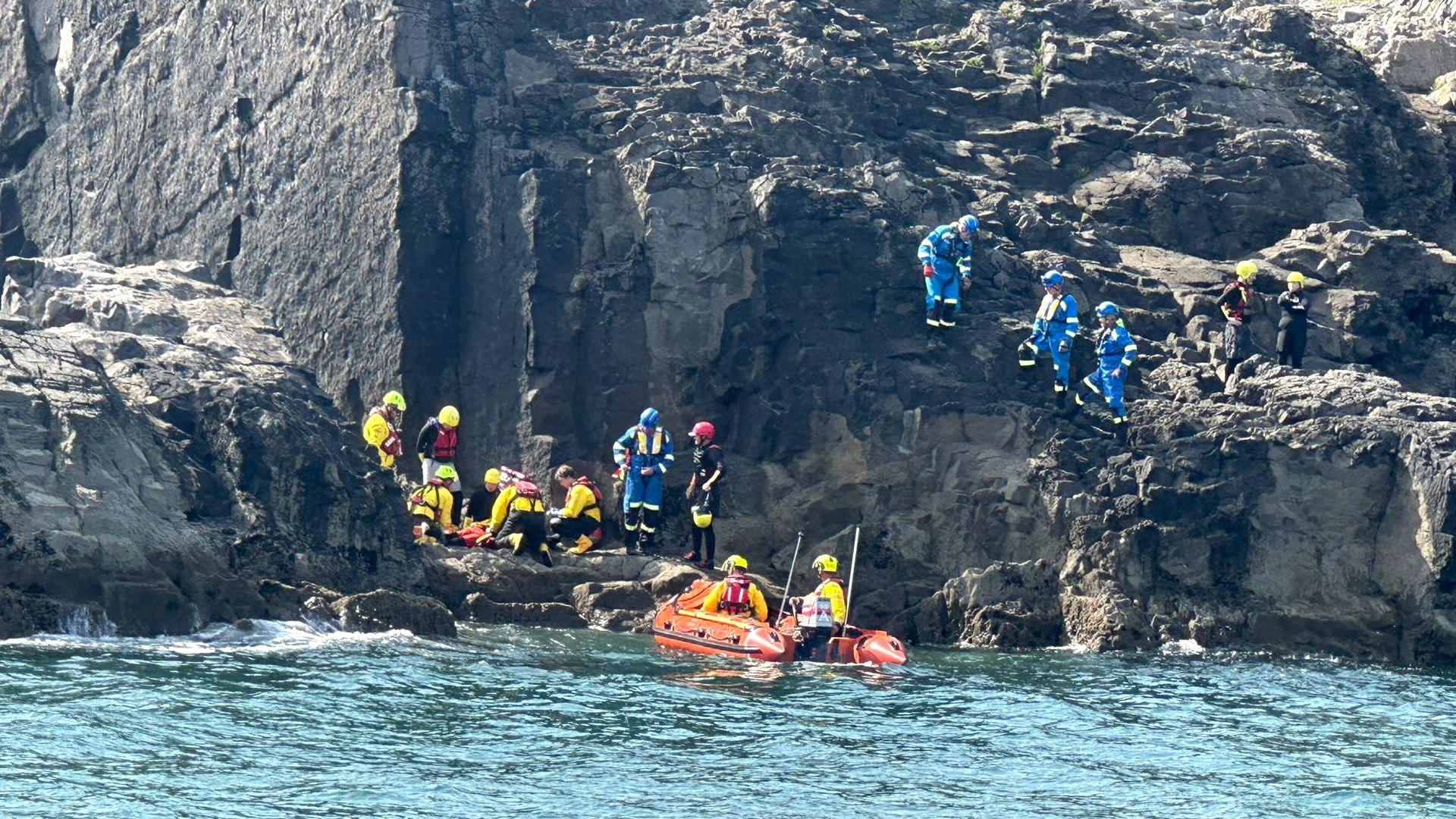 Child rescued in multi-agency operation after fall on rocks near Tenby