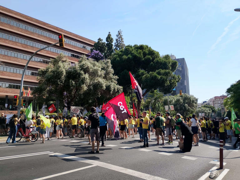 Educació y los sindicatos retoman la negociación enrocados y con el ...