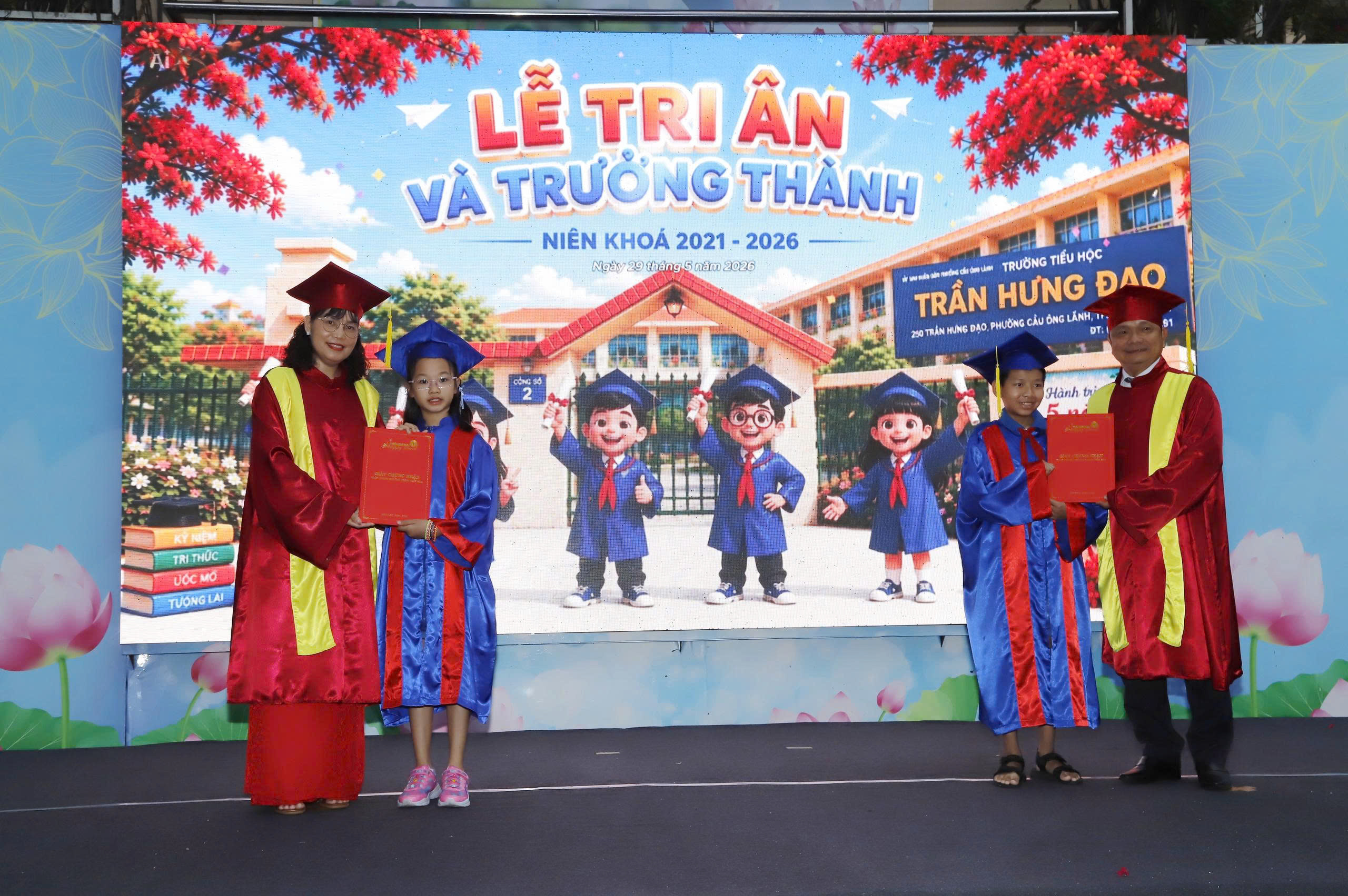 Hiệu trưởng ở TP.HCM trao 3 'chiếc chìa khóa' cho học sinh bước vào tương lai