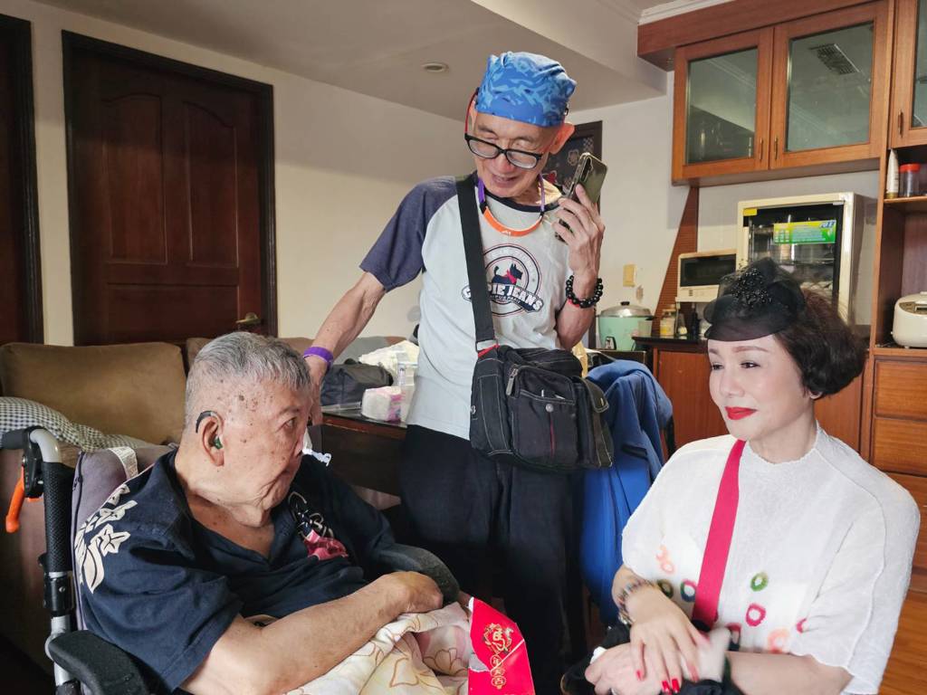 獨家》85歲林松義肺炎險病危!昏迷2周撿回一命 貝蒂、金澎急探視