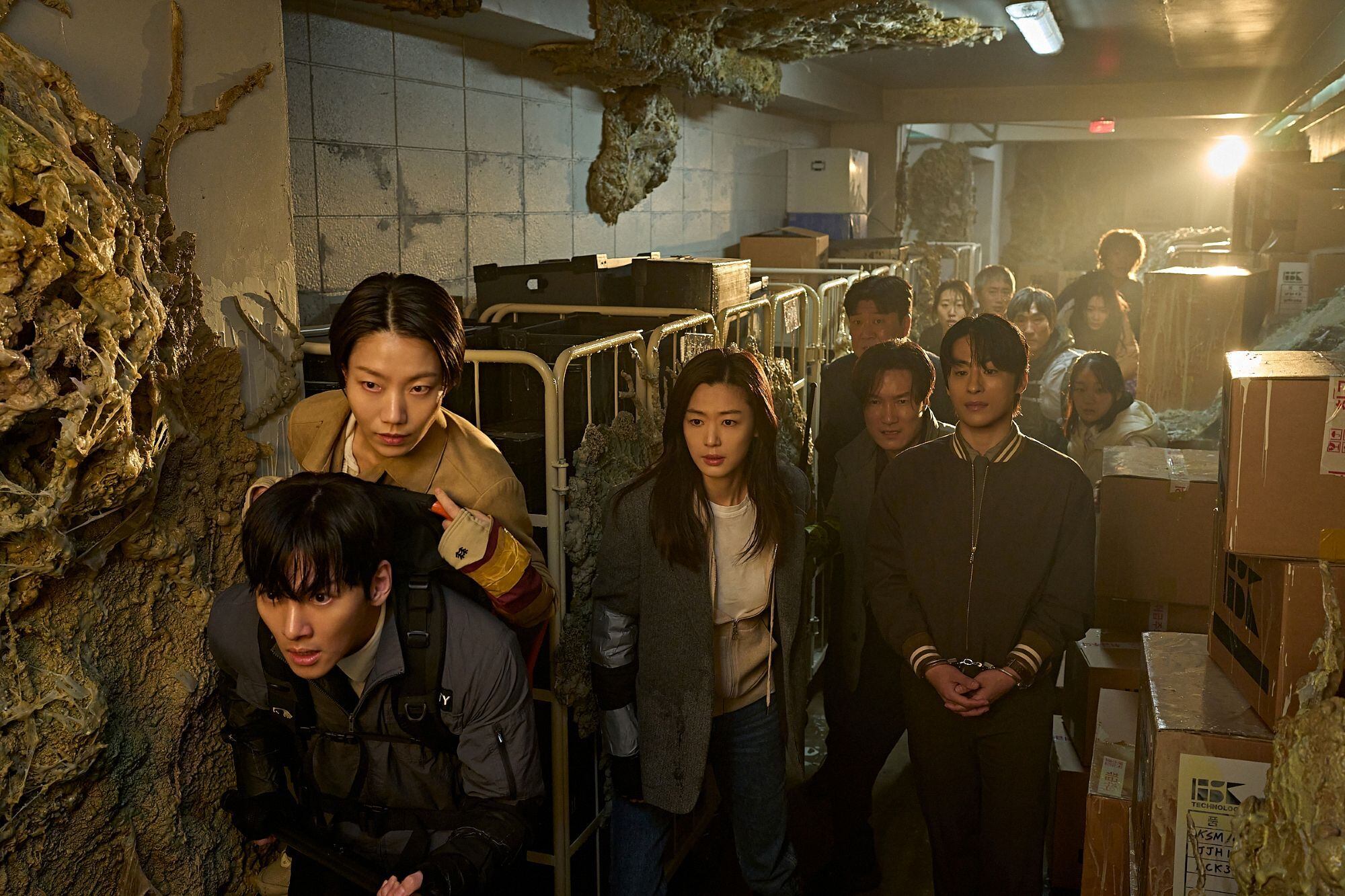 A scene from the movie 'Colony'. The film depicts a dystopia brought about by artificial intelligence (AI) that communicates like humans by converting knowledge into data and linking it through a network. /Showbox