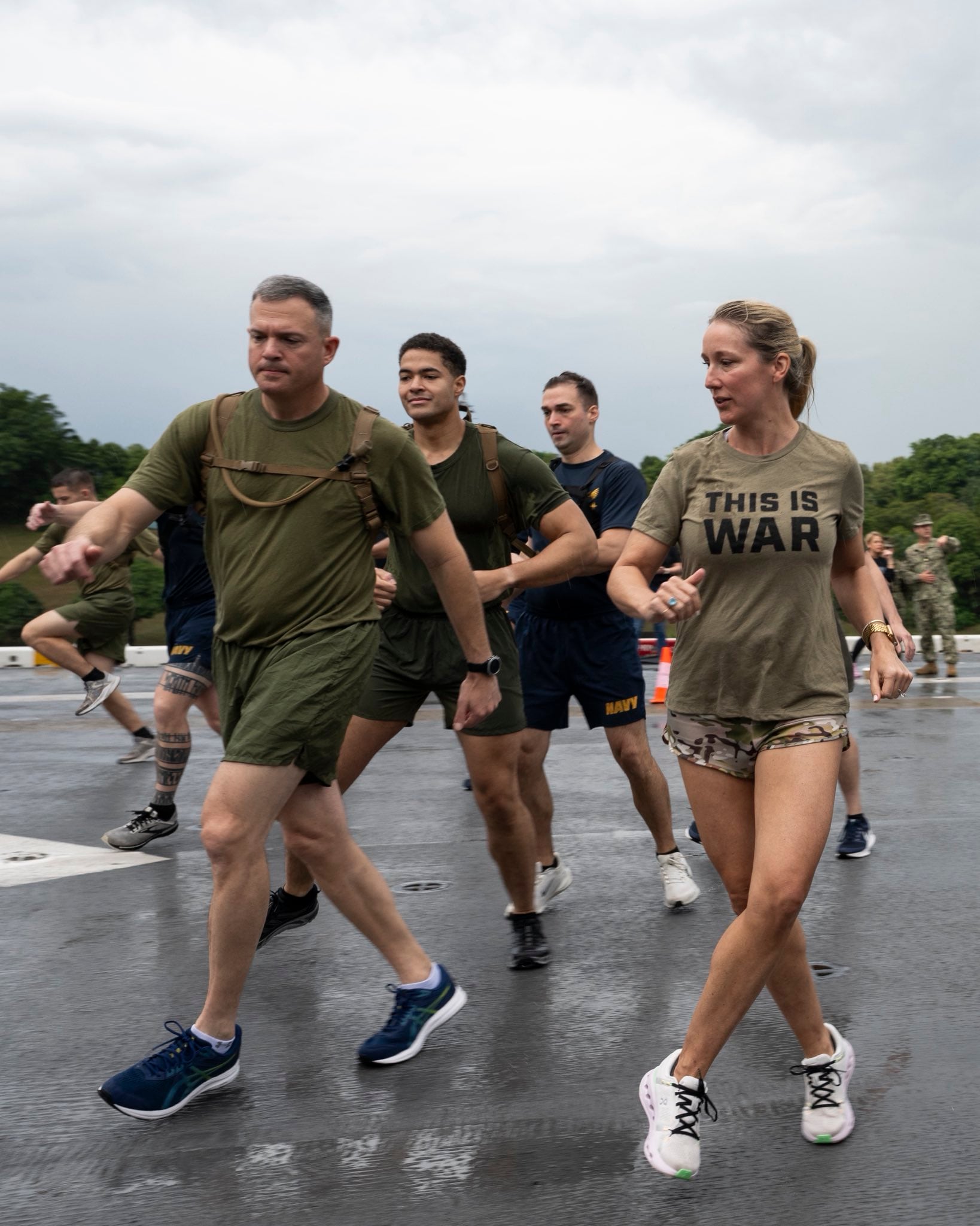 Defense Secretary Pete Hegseth drags his wife into workout with Marines