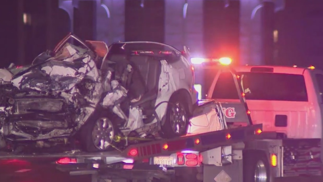 Deadly crash reported on I-5 southbound near airport