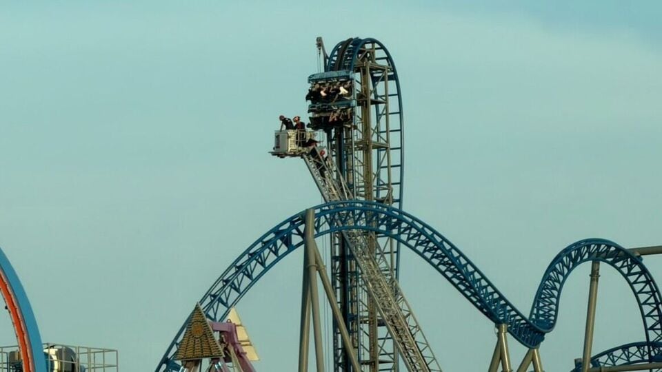 Roller coaster horror: 8 students rescued from ride in Texas' Pleasure ...