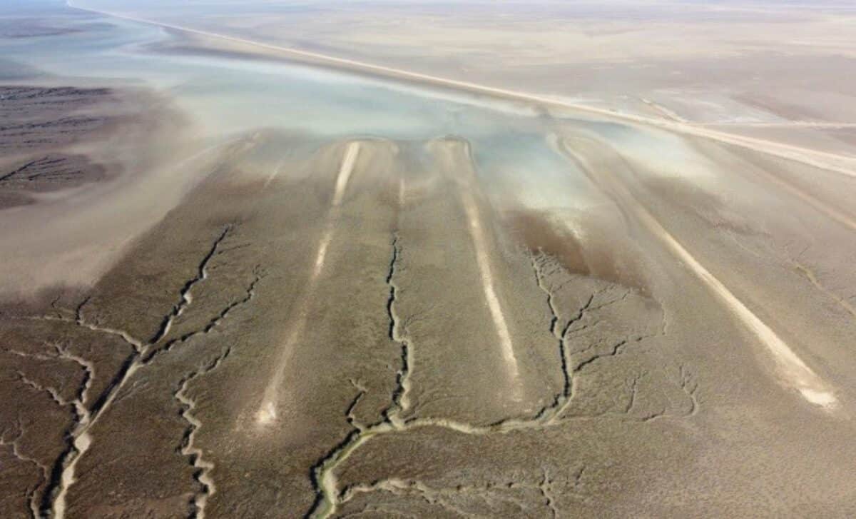 Archaeologists solve mystery behind Iraq’s 3,000-kilometer ridge ...