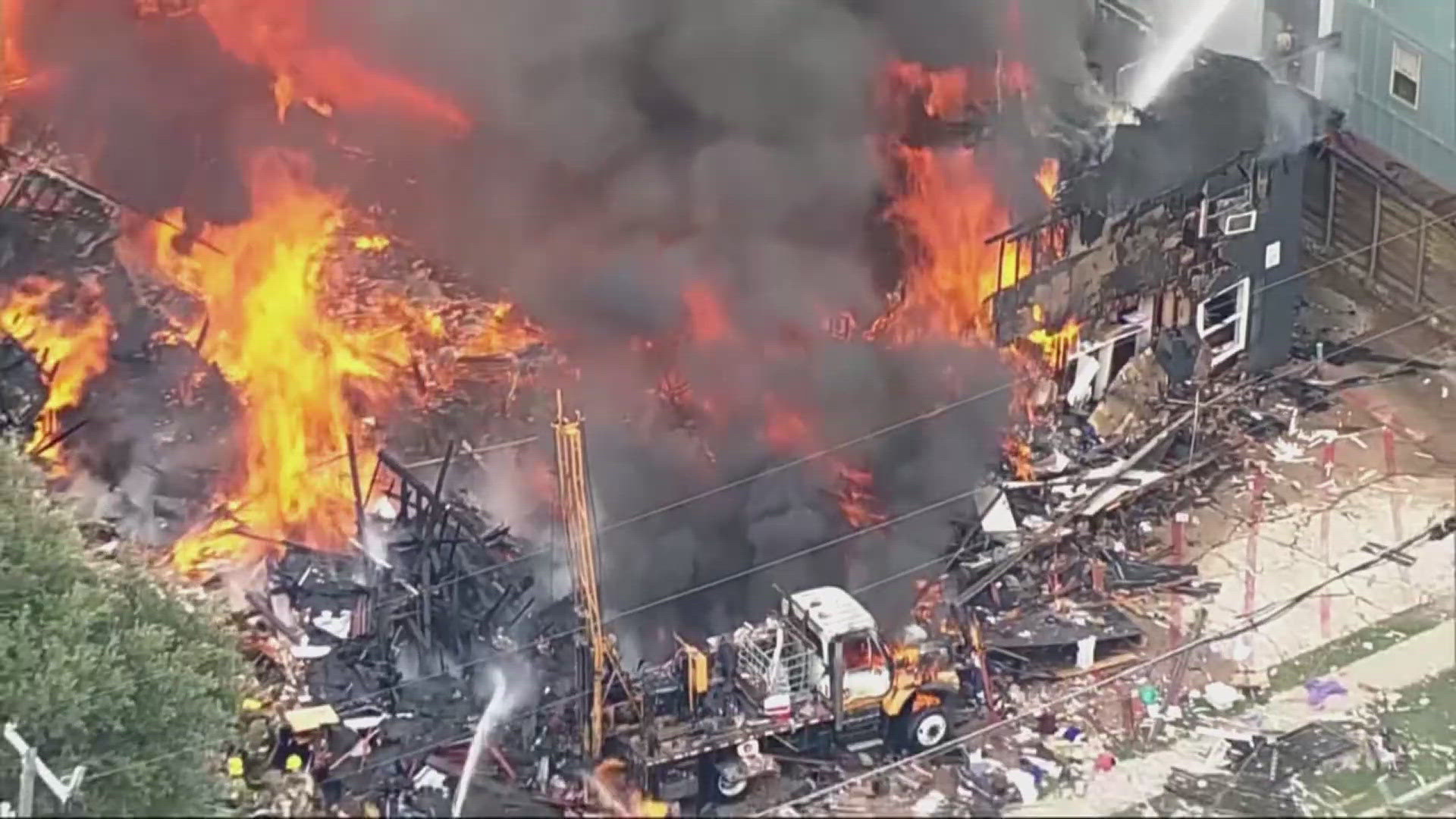 3 killed in Texas after gas explosion ignites apartment complex