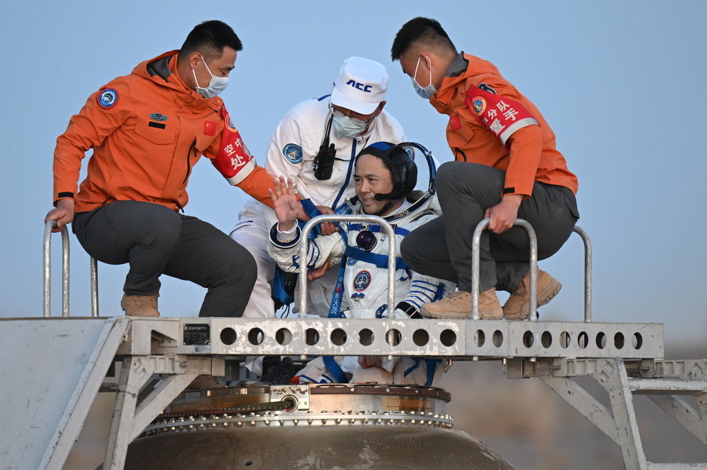 3 astronauts from China return to Earth after nearly 7 months in space ...