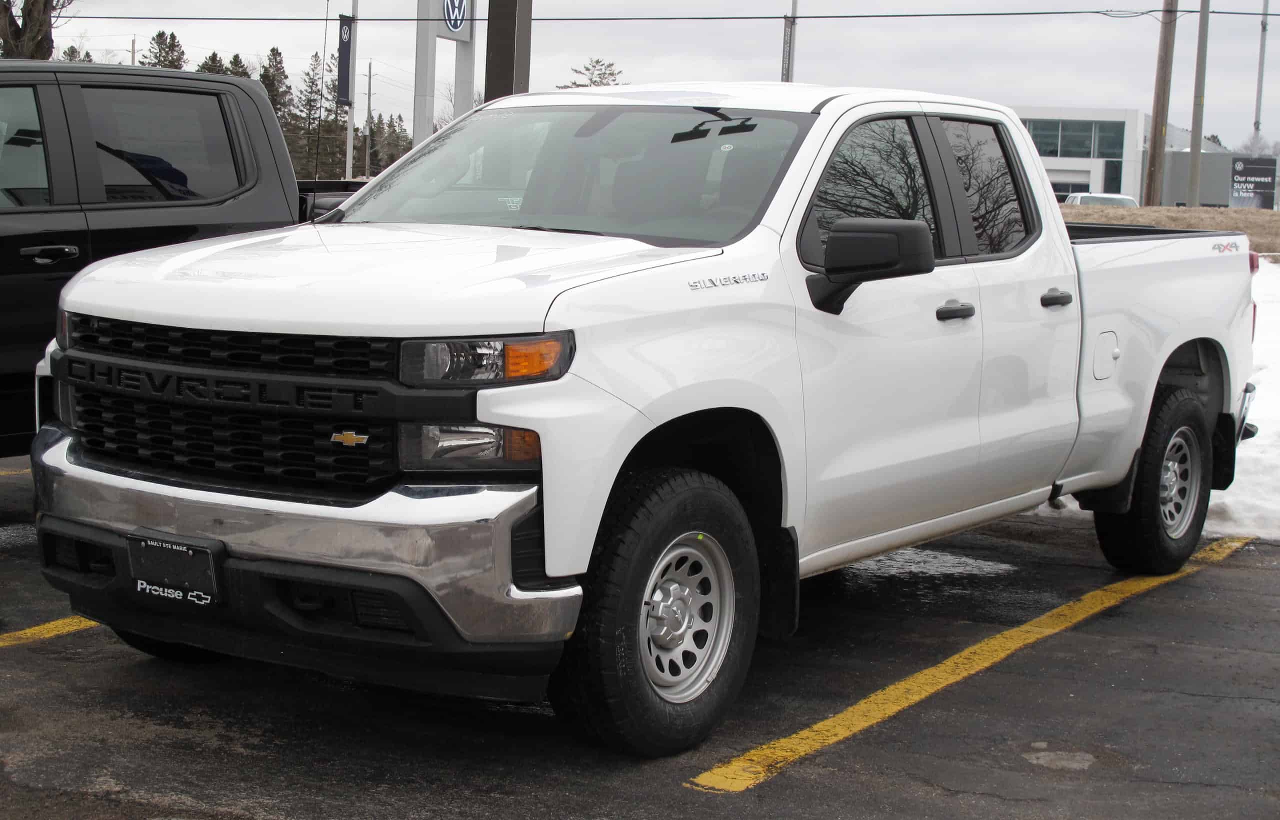 2022 Chevrolet Silverado 1500 WT in Summit White, Front Left, 12-25-2021