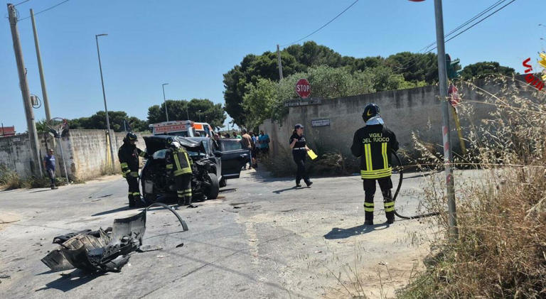 Incidente a Mazara del Vallo, scontro tra scuolabus e auto: otto ...