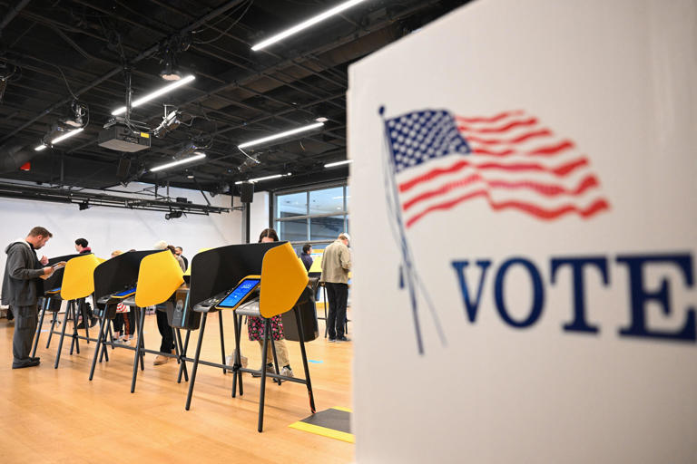 524 more vote centers to open in LA County Saturday