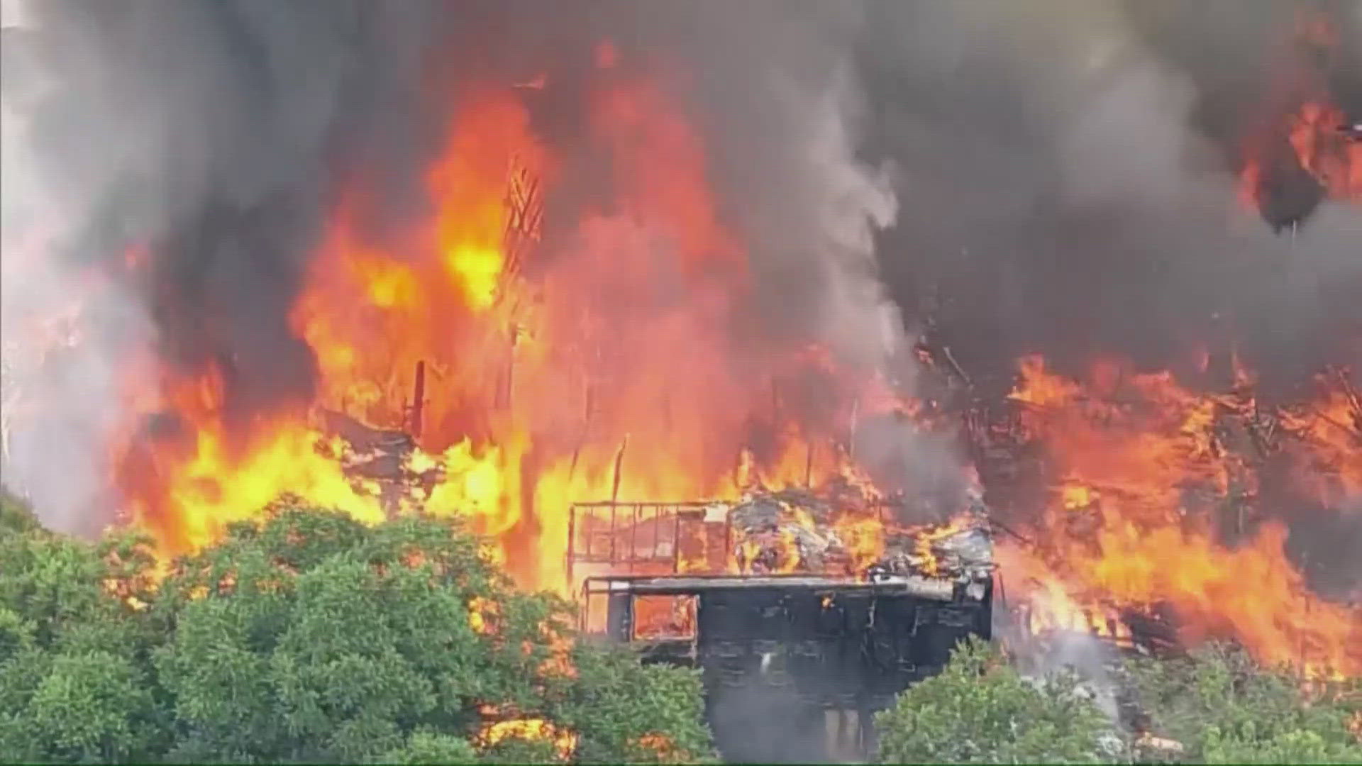 At least 3 dead in Dallas apartment explosion