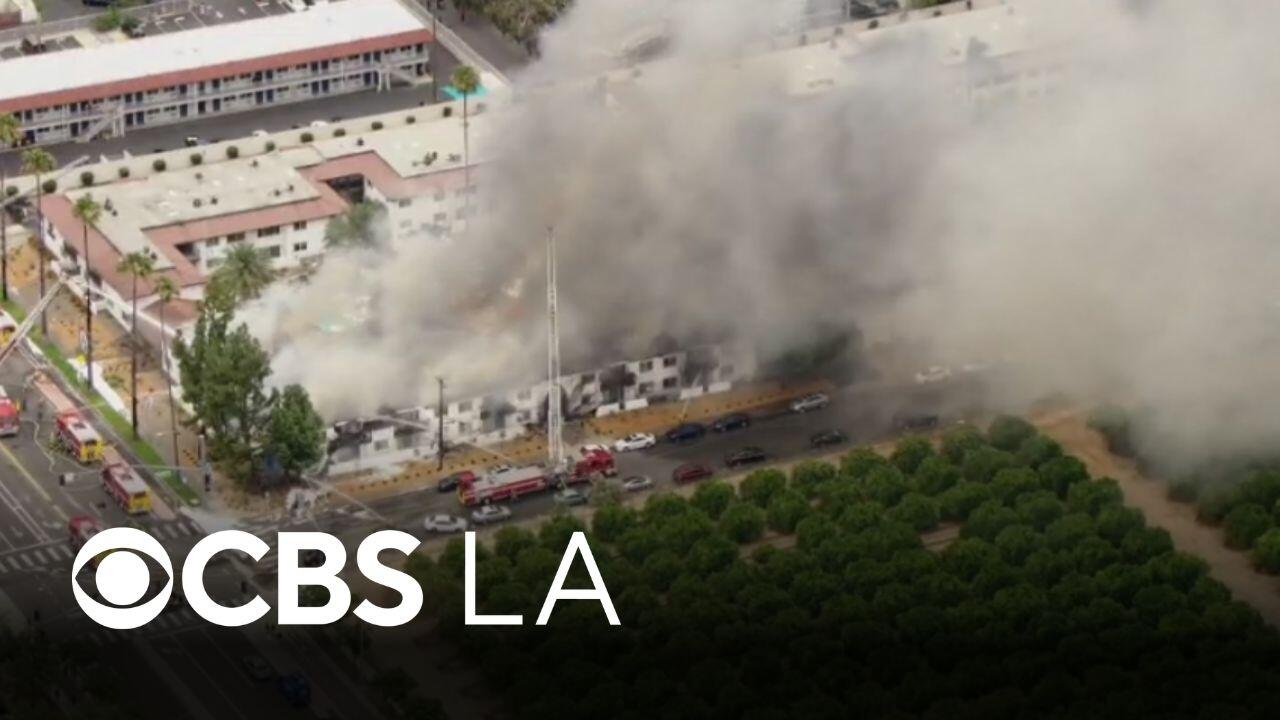 Crews in Riverside battle large apartment complex fire