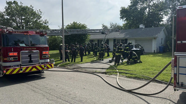 Crews respond to working structure fire at Lexington home