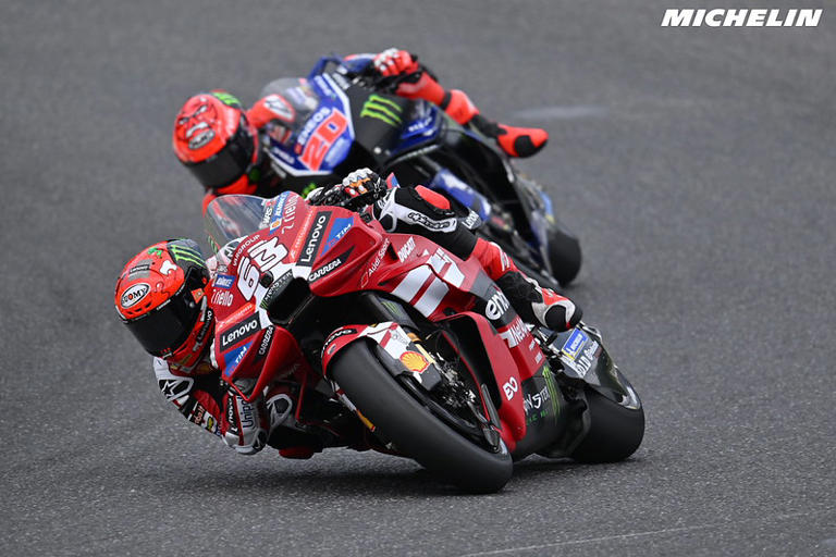 MotoGP Italie J1, Pecco Bagnaia (Ducati/2) est devant mais a un ...