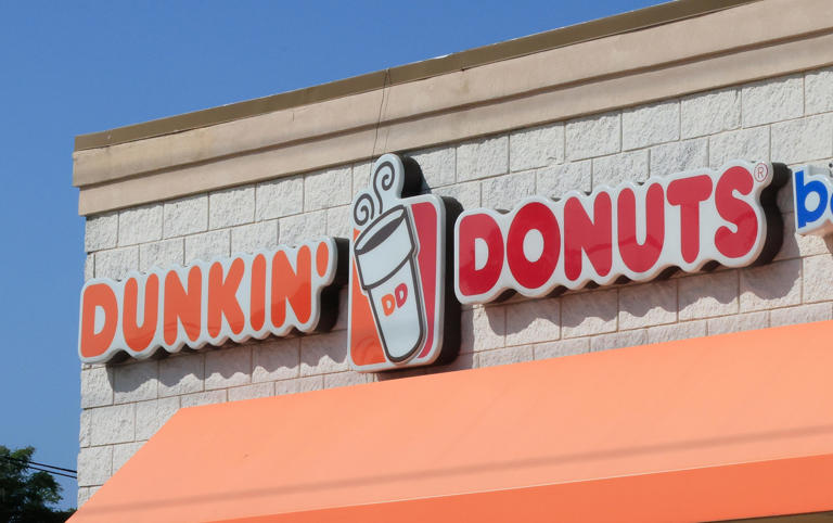 Dunkin' eyes former Starbucks site for Wauwatosa's first store