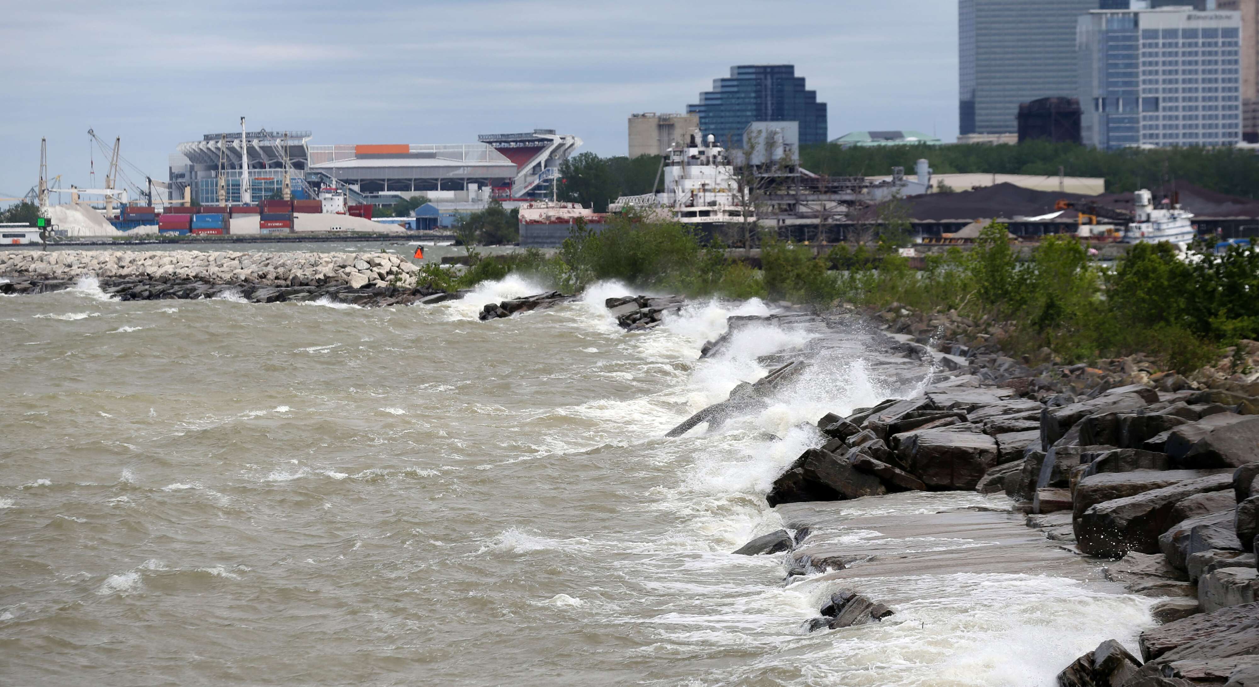 Lake Erie conditions turn dangerous Saturday despite sunny weather