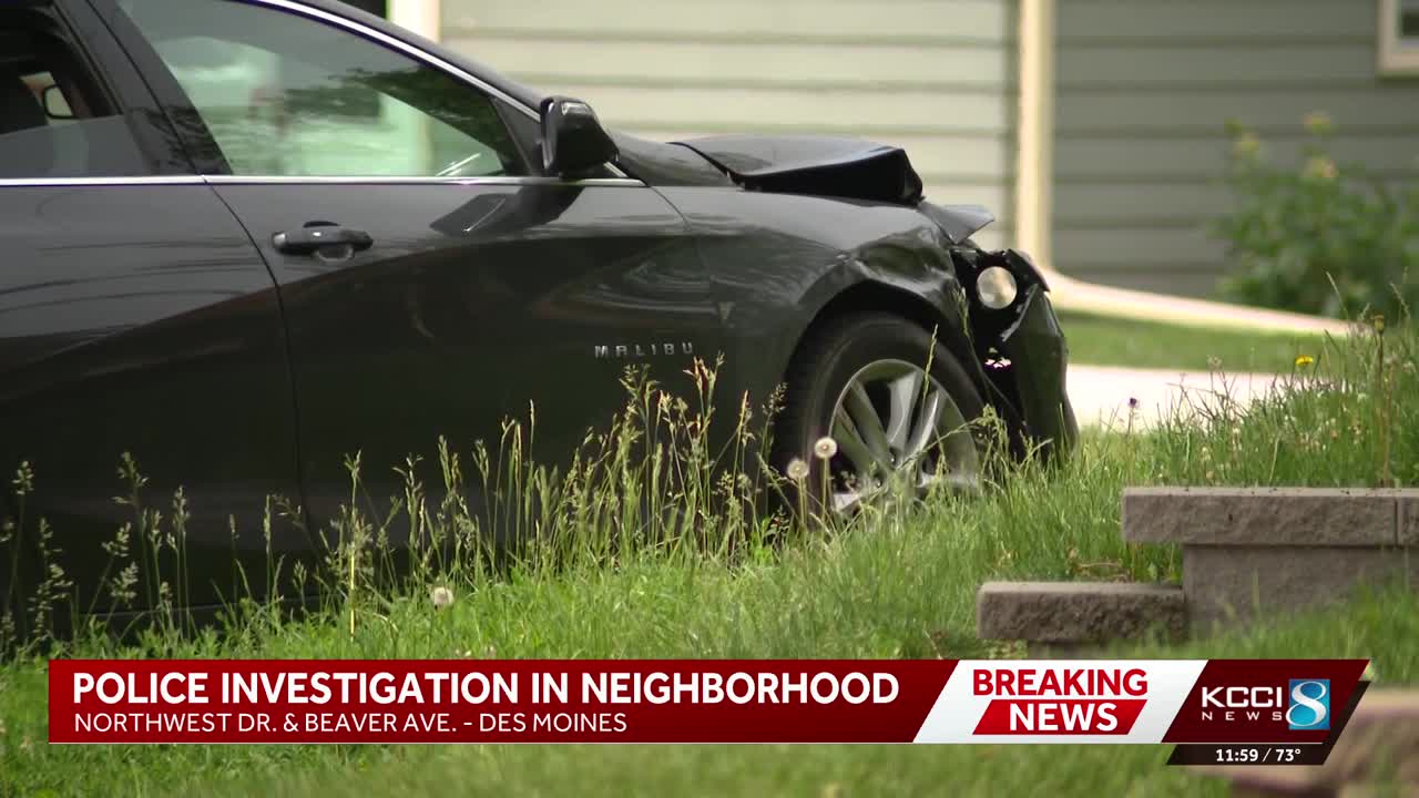 Driver crashes after leading Des Moines police on chase
