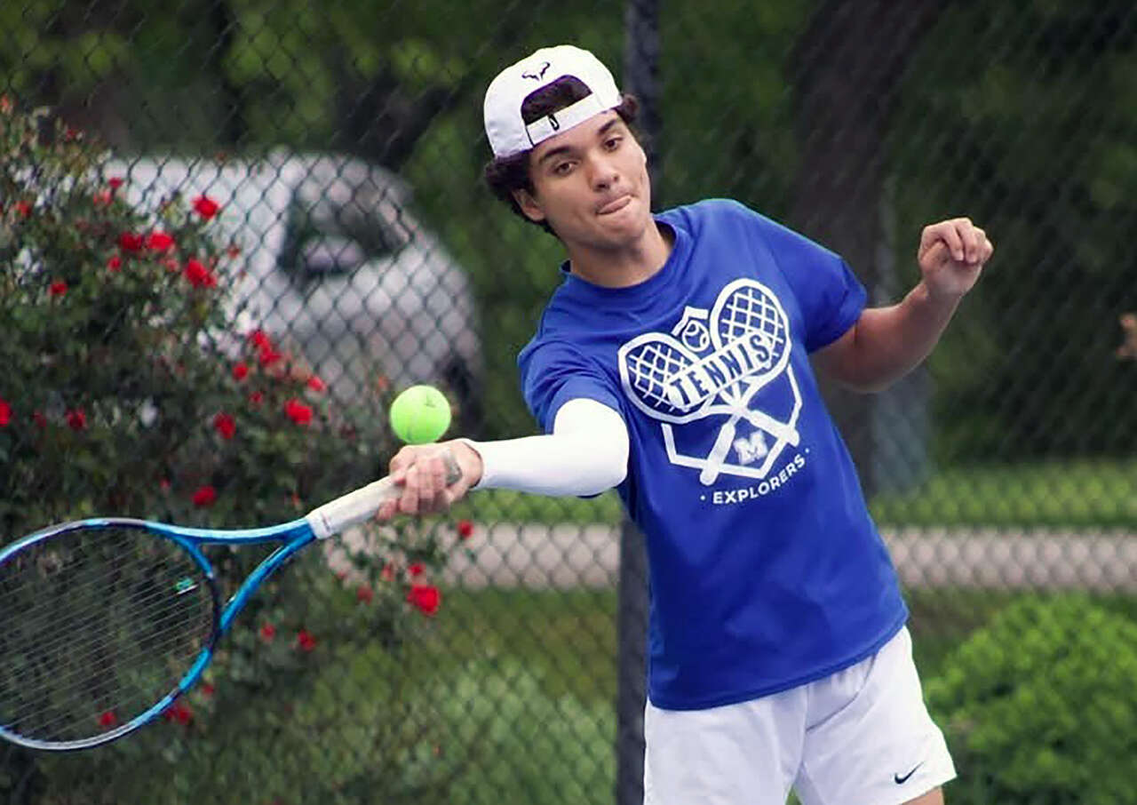 Marquette's Hubert Allen exits IHSA boys state tennis tournament