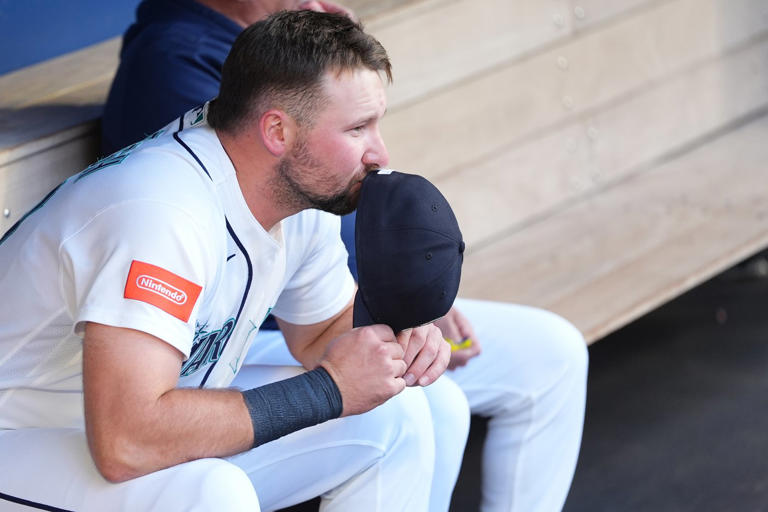 Mariners' Cal Raleigh takes first swings since right oblique injury ...