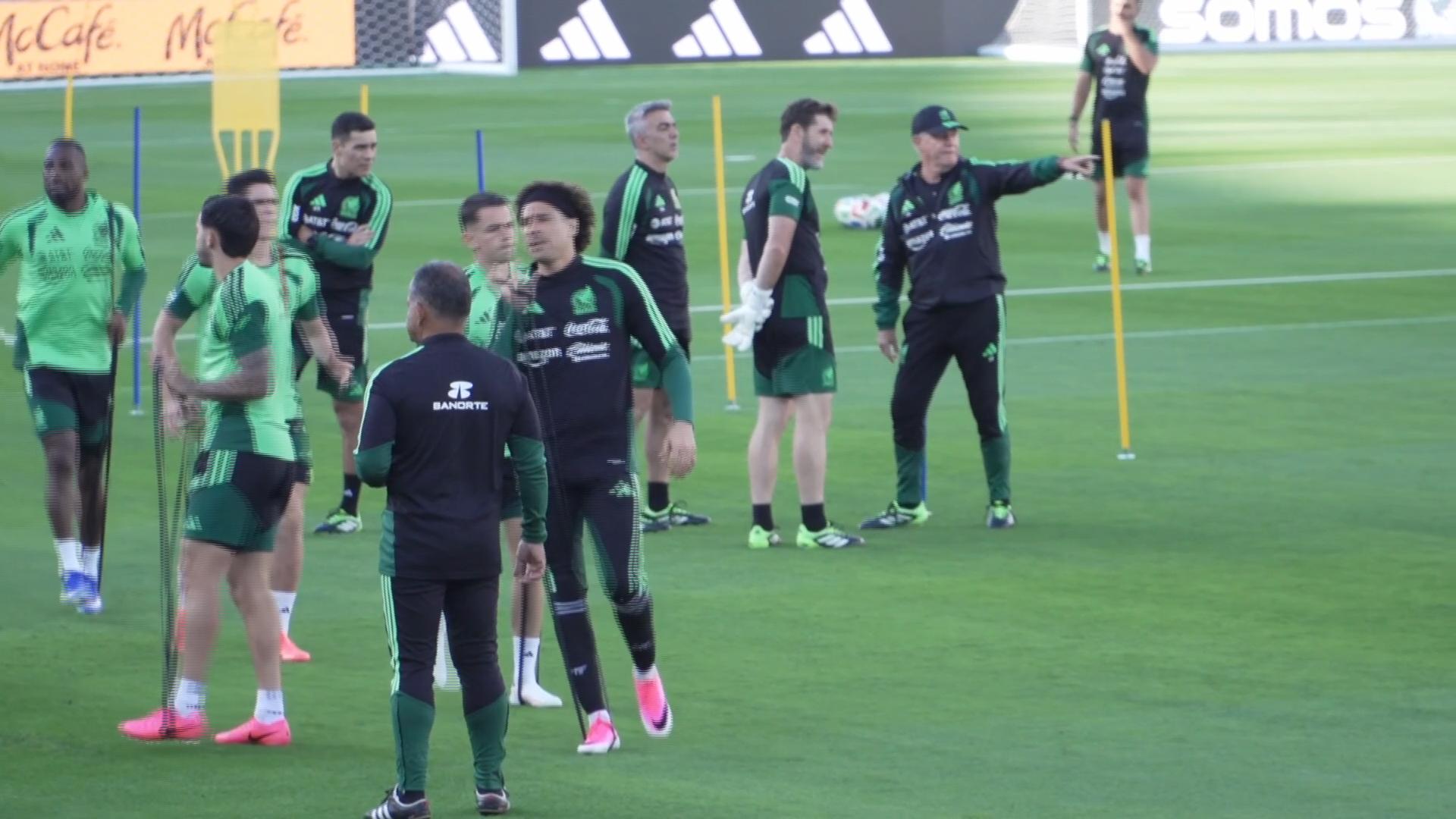 Mexico gets ready to face Australia with final squad list questions looming
