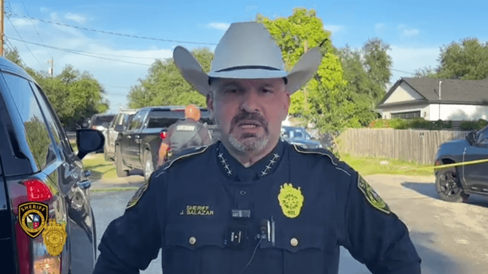 Suspect arrested after allegedly threatening neighbor with machete ...