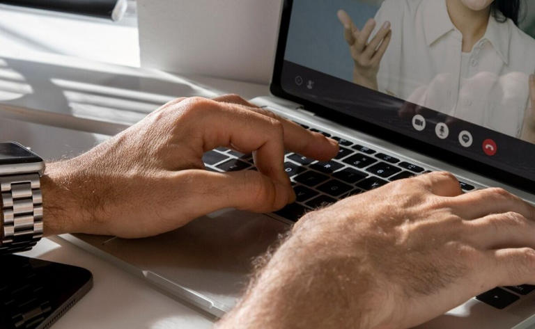 These remote jobs pay $36 an hour or more and cut daily expenses. Could ...