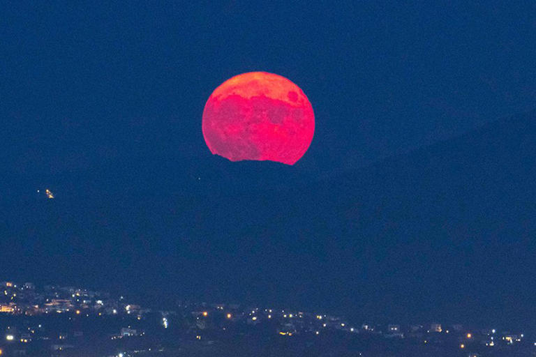 Blue mini-Moon? This weekend's full Moon will more likely be red and ...