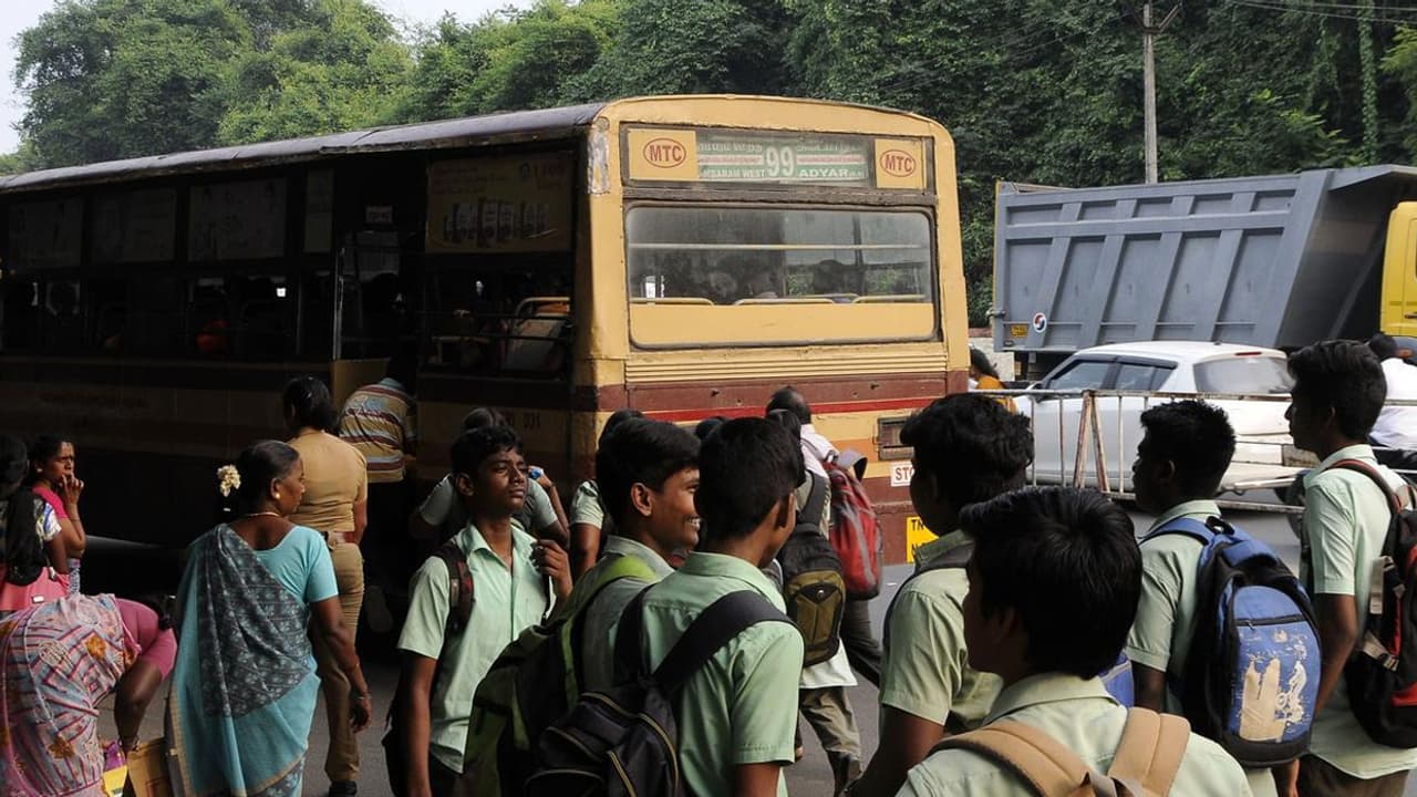 Good news for Tamil Nadu students! Travel free on TN govt buses without pass; read details