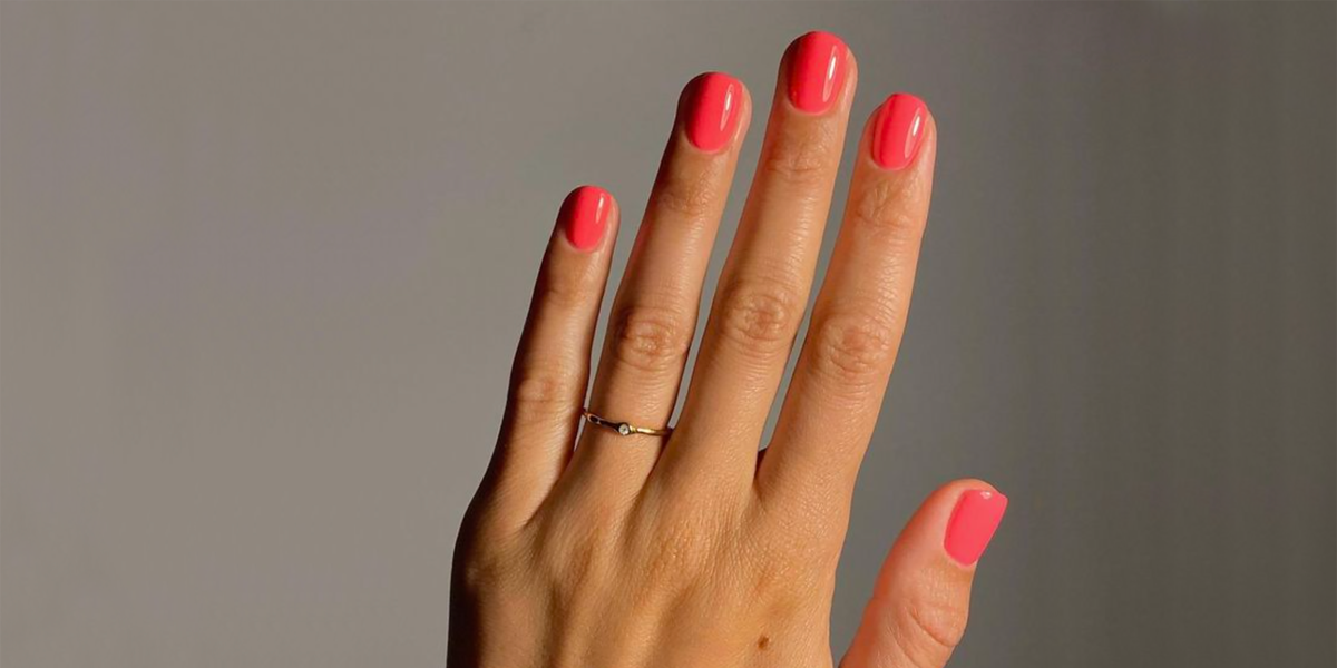 Las amantes de las manicuras veraniegas llevan este color de uñas que ...