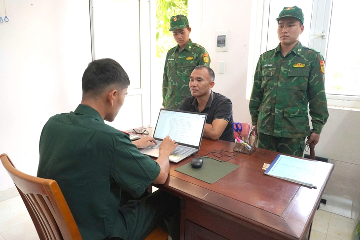 Đánh bạc ở Hà Nội, định trốn sang Campuchia thì bị biên phòng bắt giữ