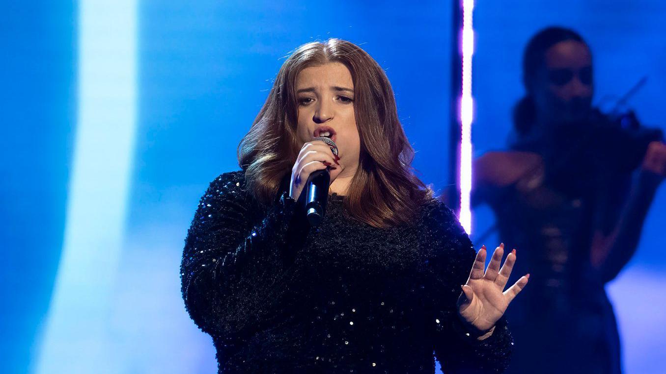 Disabled singer's unforgettable moment on Michael McIntyre's Big Show