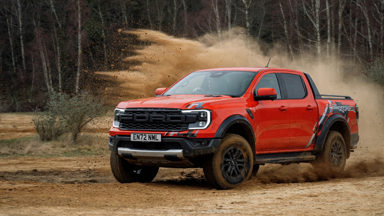Testing breathtaking high speed off road action in Ford Ranger Raptor