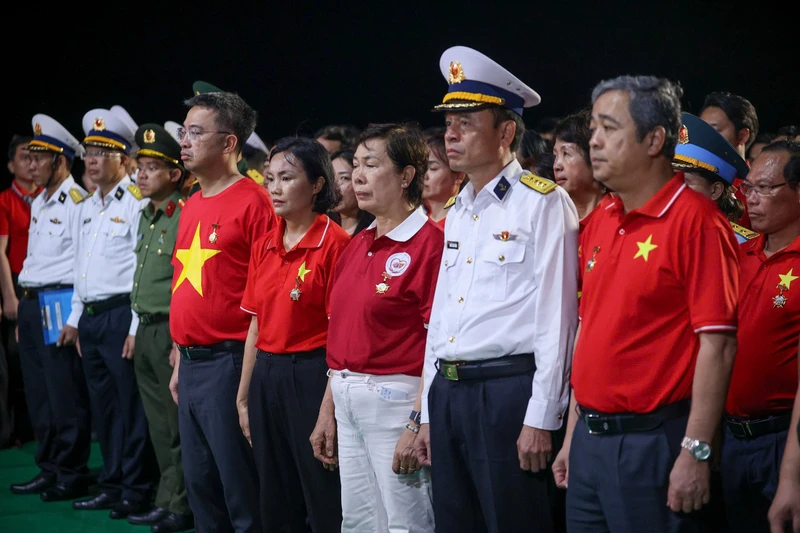 Sức trẻ giữa trùng khơi: Nghẹn ngào Trường Sa