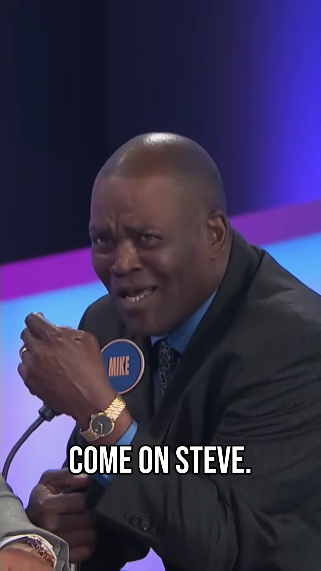 Steve Harvey loses it after Family Feud buzzer fail