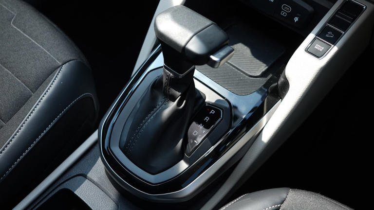 Gunakan Mesin 1.500 cc dan Transmisi CVT, Seirit Apa BBM Kia Carens?