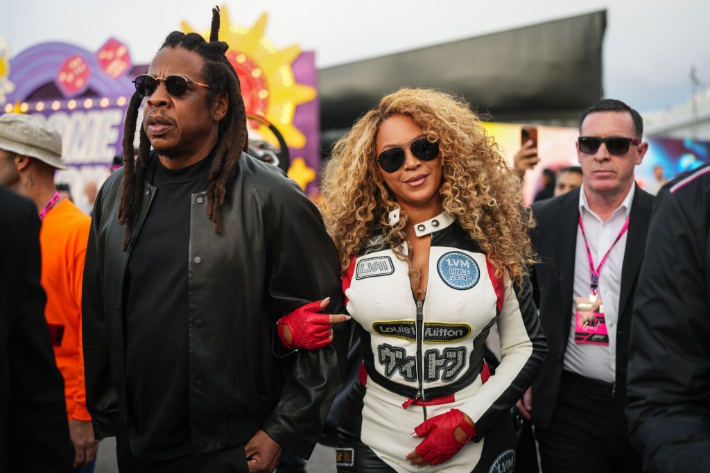 Beyoncé spotted jamming out, supporting Jay-Z at Philadelphia preview event