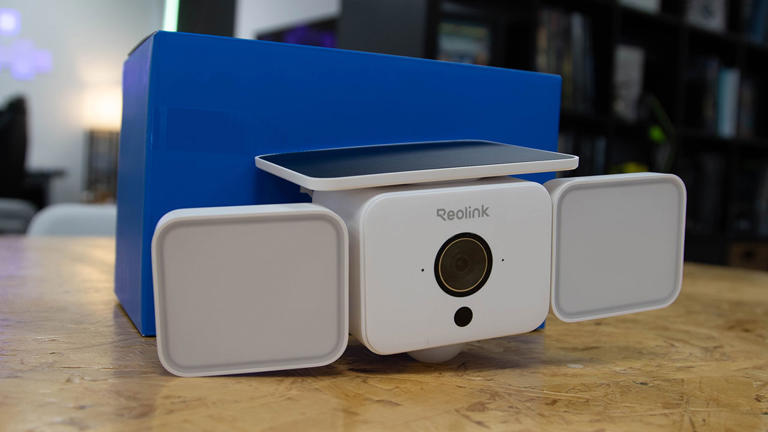 Reolink solar floodlight camera review