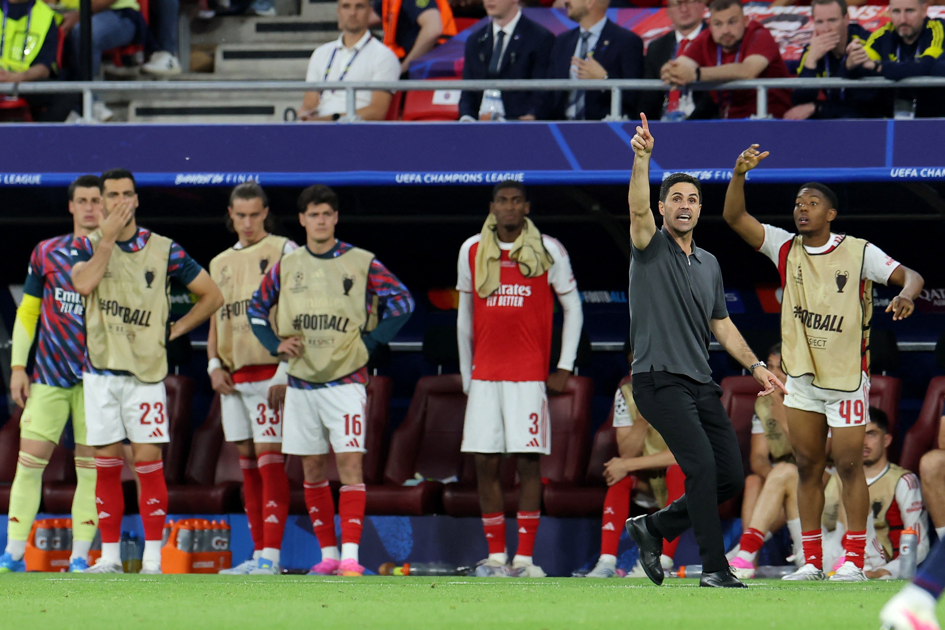Mikel Arteta set Arsenal up to absorb pressure with a compact defnsive shape (Reuters)